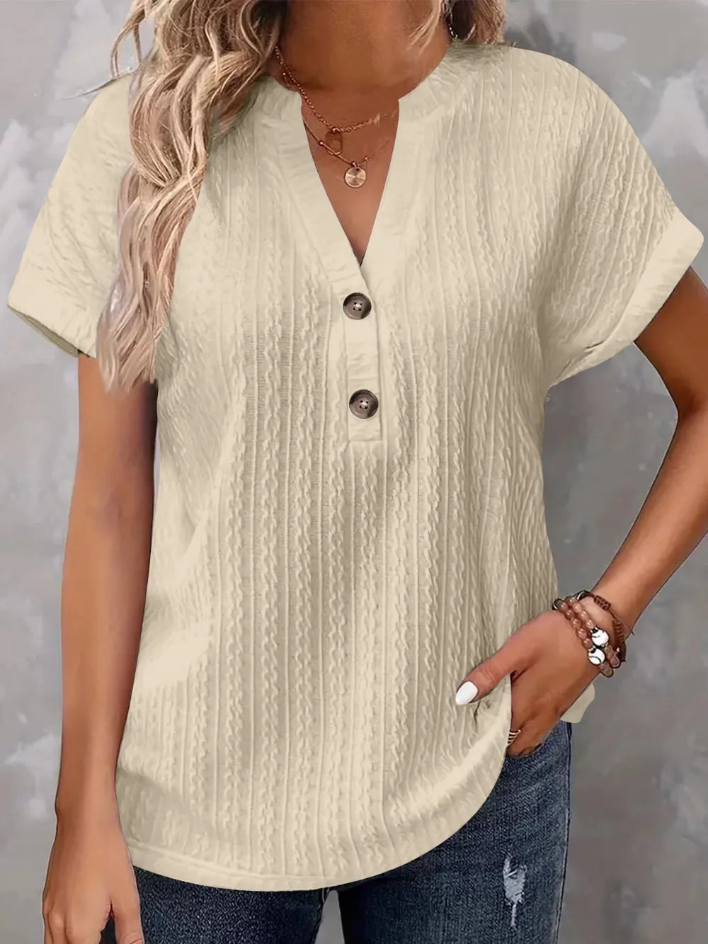 THE BREEZY NOTCH TEE